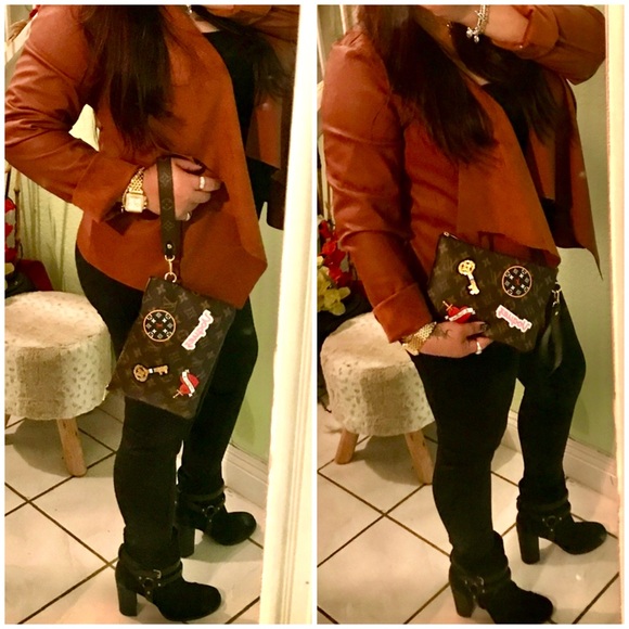 👑✅PRICE FIRM✅AUTHENTIC Louis Vuitton City Pouch. NO Strap - Picture 11 of 15